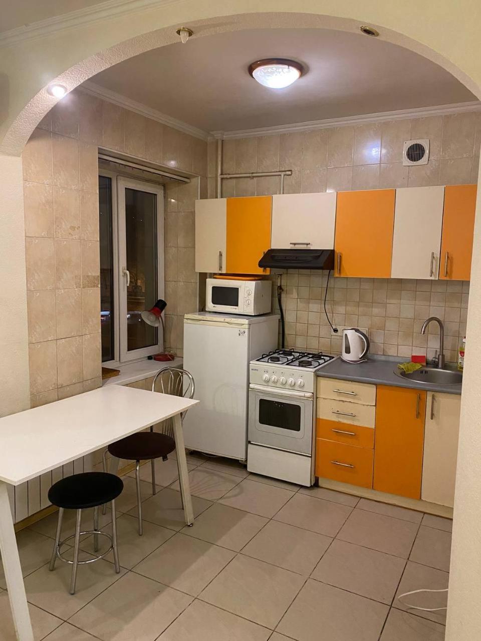 Apartment Triokhsviatytelskaya Street 3 Kiev Extérieur photo