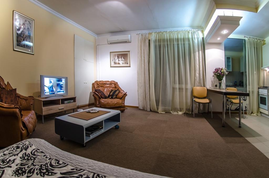 Apartment Triokhsviatytelskaya Street 3 Kiev Extérieur photo