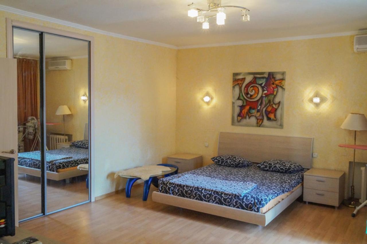 Apartment Triokhsviatytelskaya Street 3 Kiev Extérieur photo
